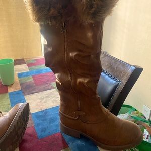Size 7 pair of boots
